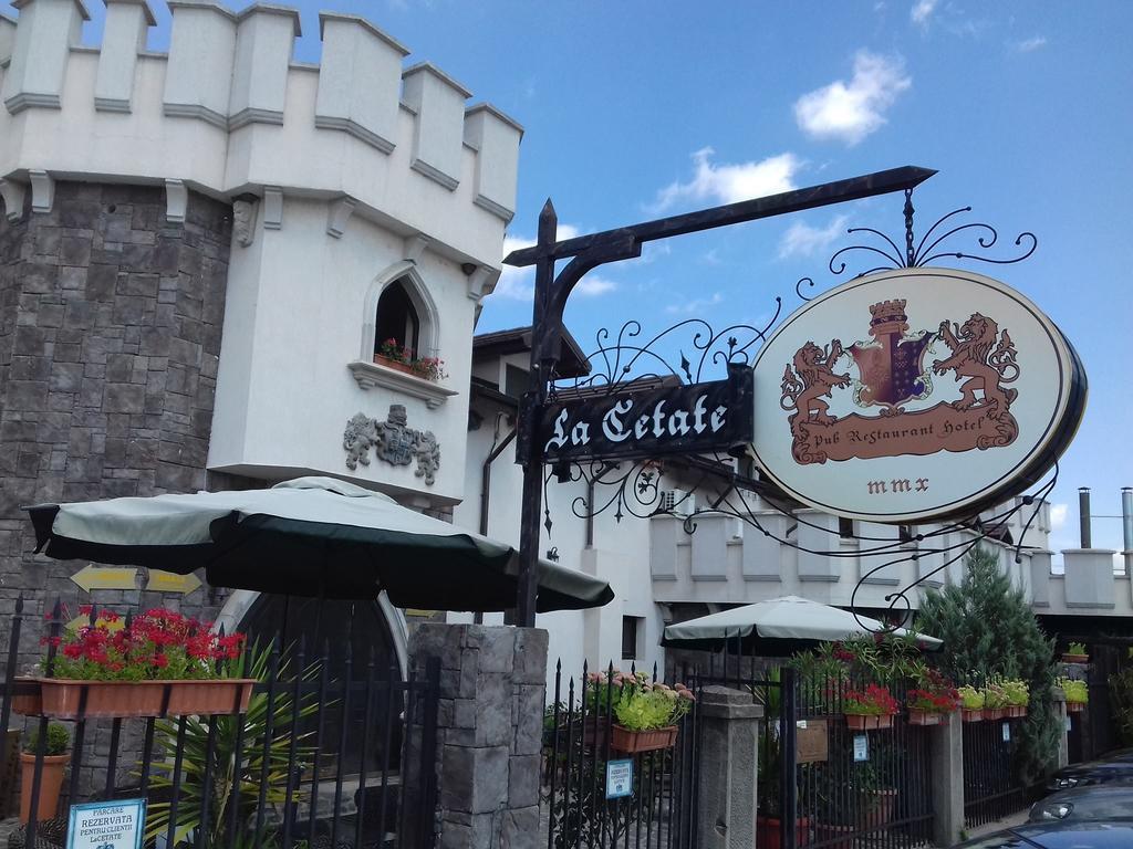 Hotel Lacetate Piteszti Zewnętrze zdjęcie